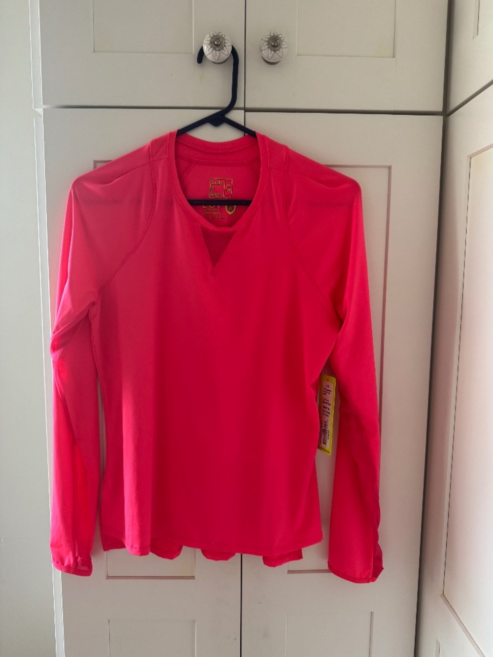 NWT LUCKY IN LOVE LONGSLEEVE VAPORTEX TOP/SHIRT